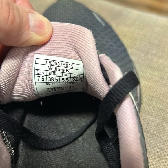 Brooks running shoes - Picture 5 of 6